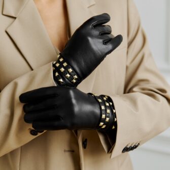damskie rękawiczki ze złotymi ćwiekami