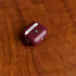 Case AirPods bordowy