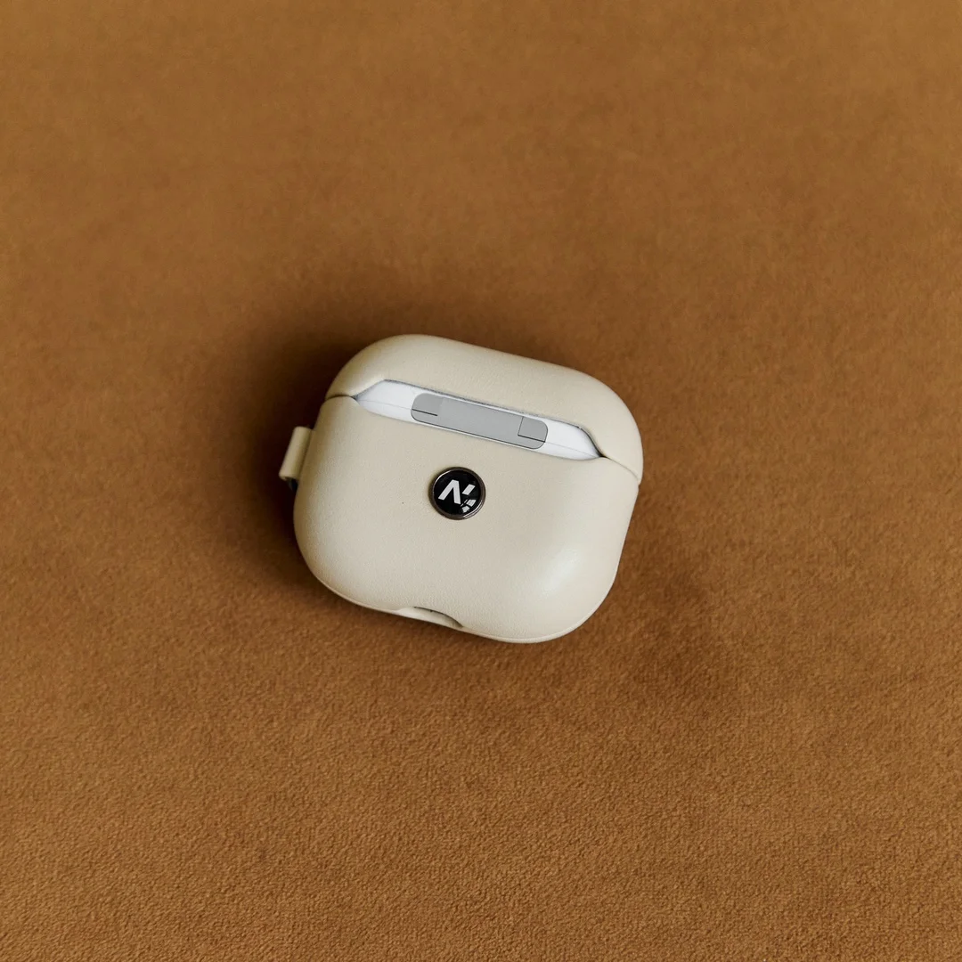 Case AirPods beżowy